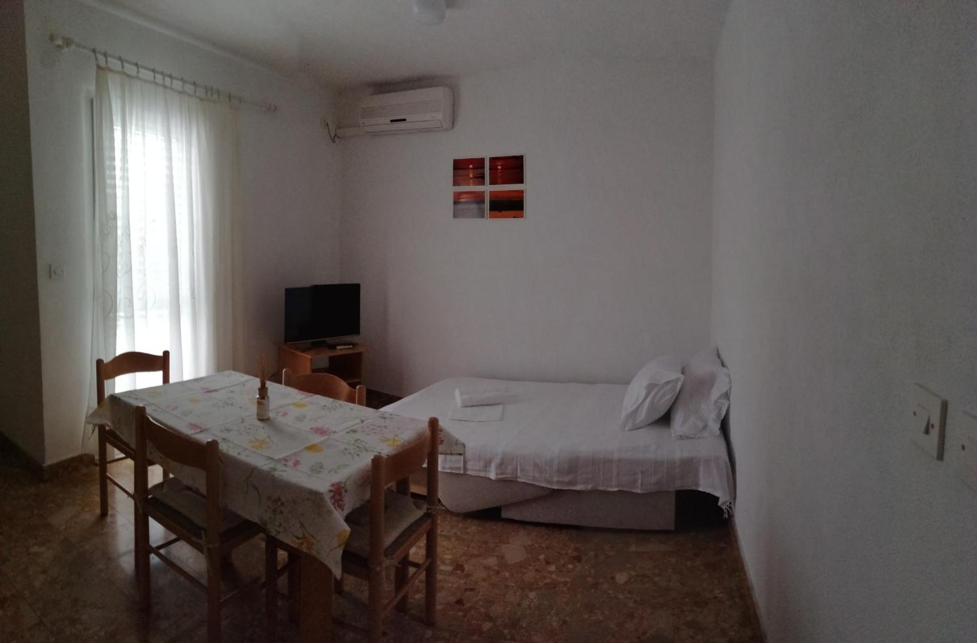 Apartments Vini And Ivana Sućuraj Pokoj fotografie